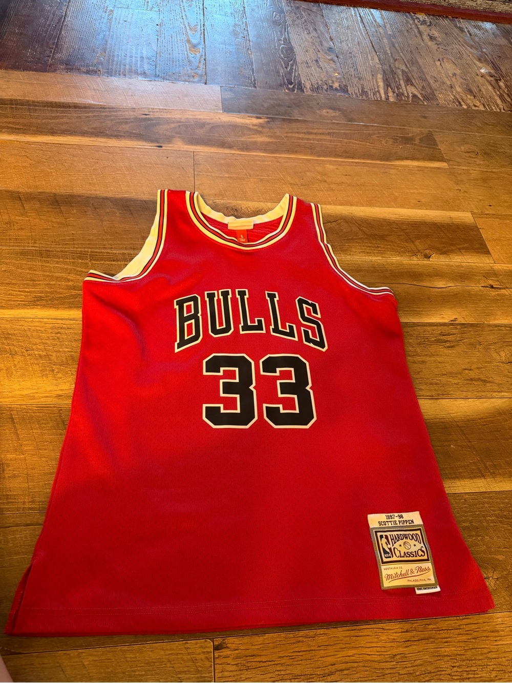 Mitchell & Ness Red Bulls #33 Kids Basketball Jersey